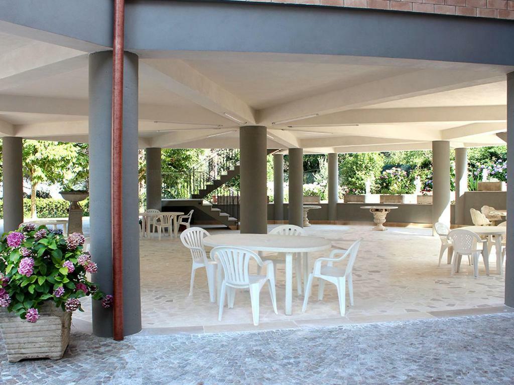 Oasi Di Pace Hotel ซูตรี ภายนอก รูปภาพ